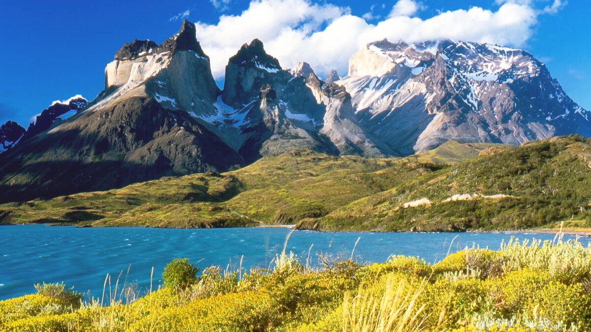 Promotion Torres del Paine depuis le lac Pehoe en Patagonie